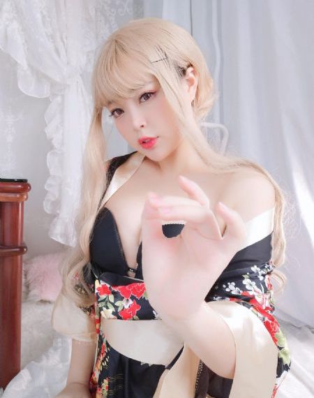 舔舔的女人
