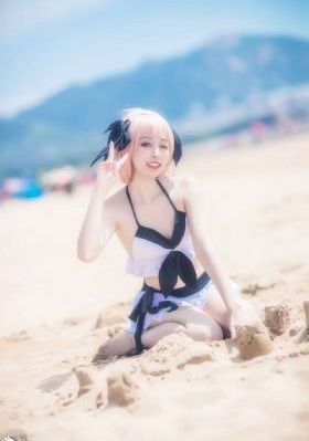 他唇之下