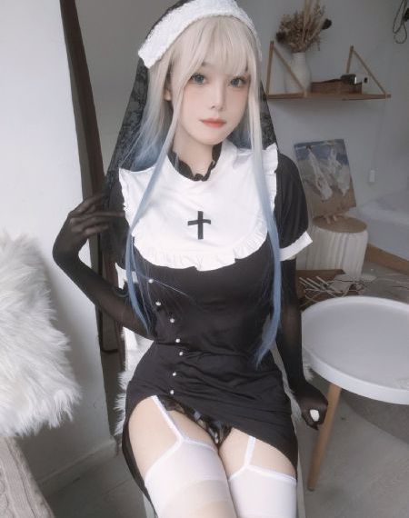 可疑的美容院在线