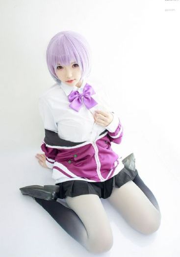 年轻女秘书