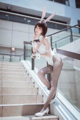 厨房掀开馊了裙子挺进去
