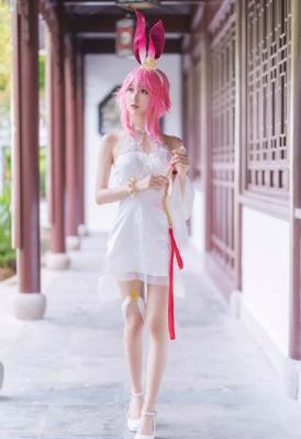 《漂亮的女邻居3》在线观看
